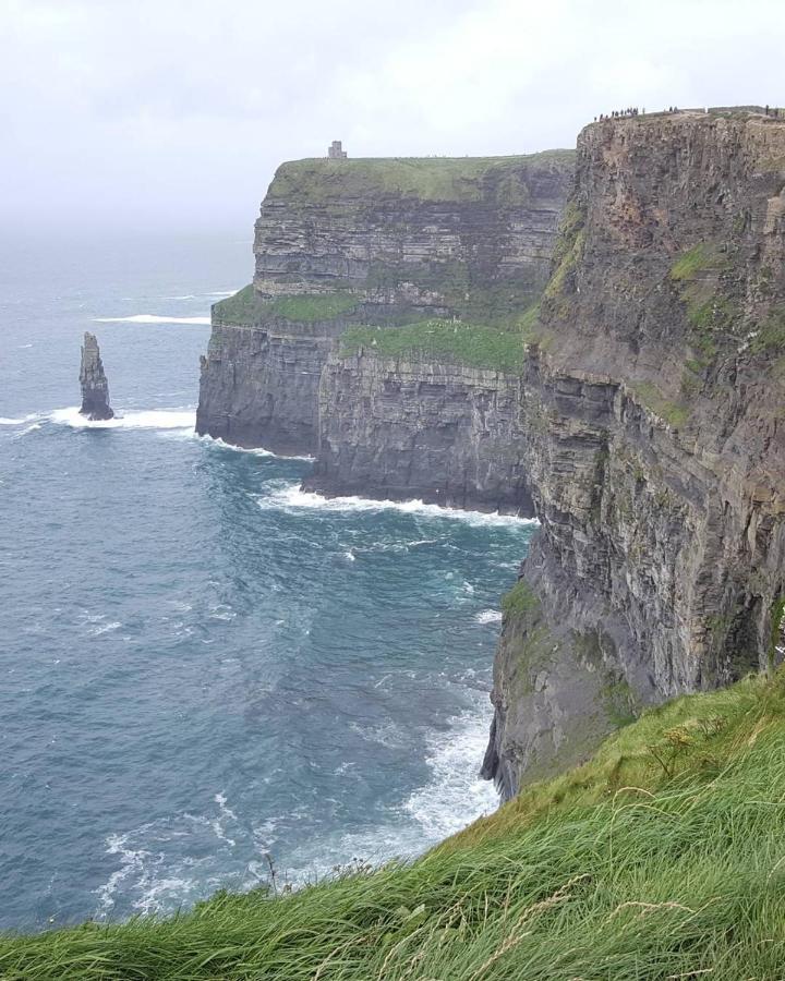 Blue Ocean Guest Suites Doolin Esterno foto
