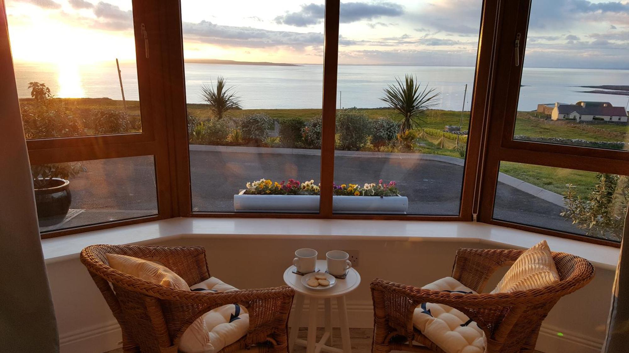 Blue Ocean Guest Suites Doolin Esterno foto