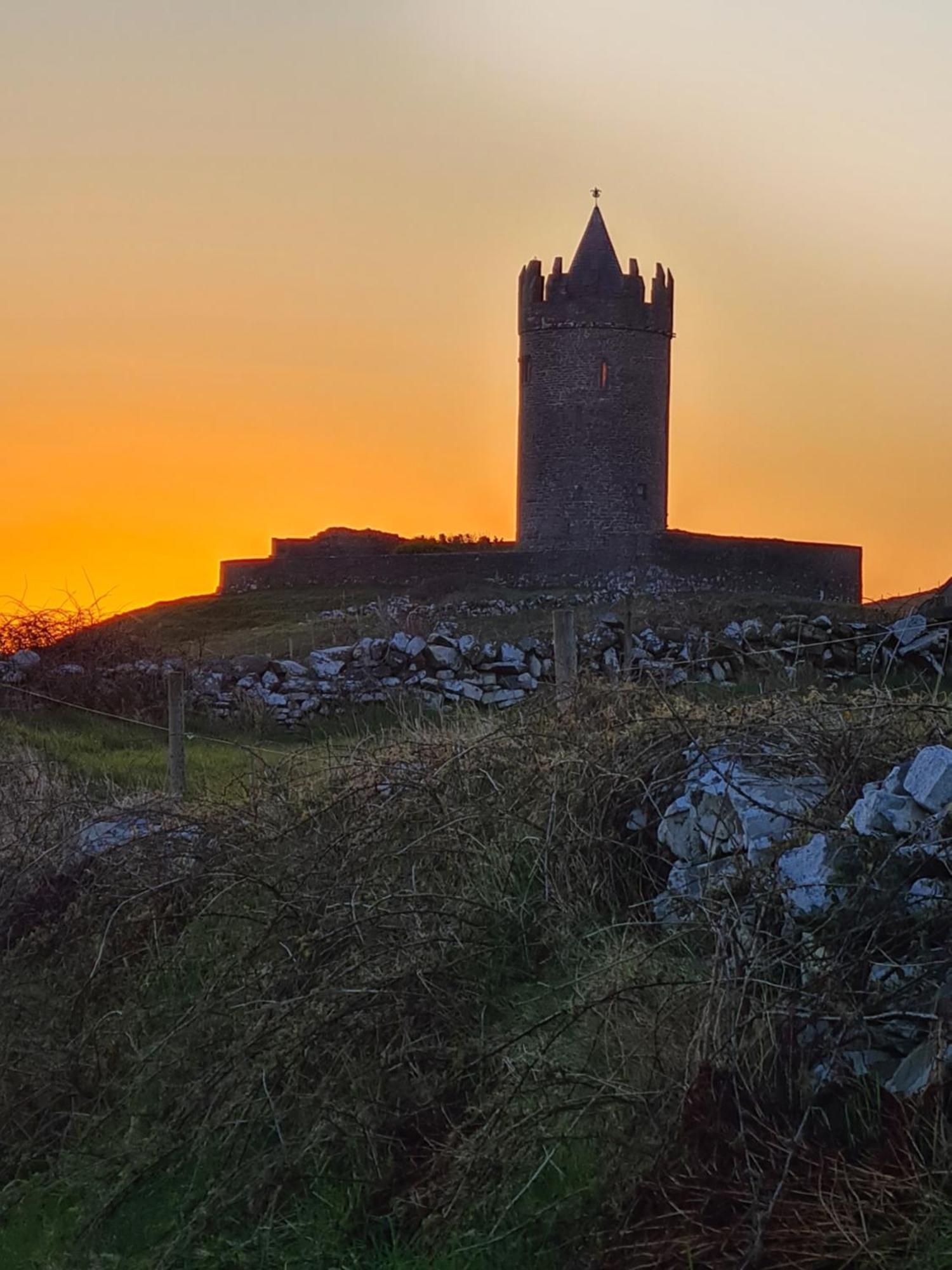 Blue Ocean Guest Suites Doolin Esterno foto